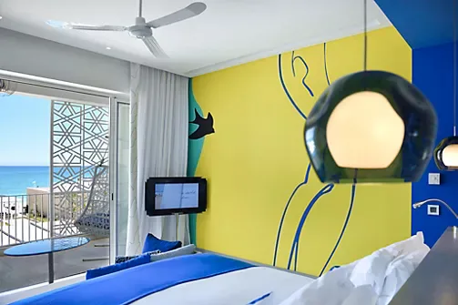 Luxury Room, 1 King-Size Bed, Pool View, Private Terrace