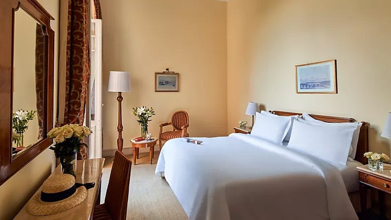 sofitel-winter-palace-luxor-egypt-classic-room-queen-size-bed_1801