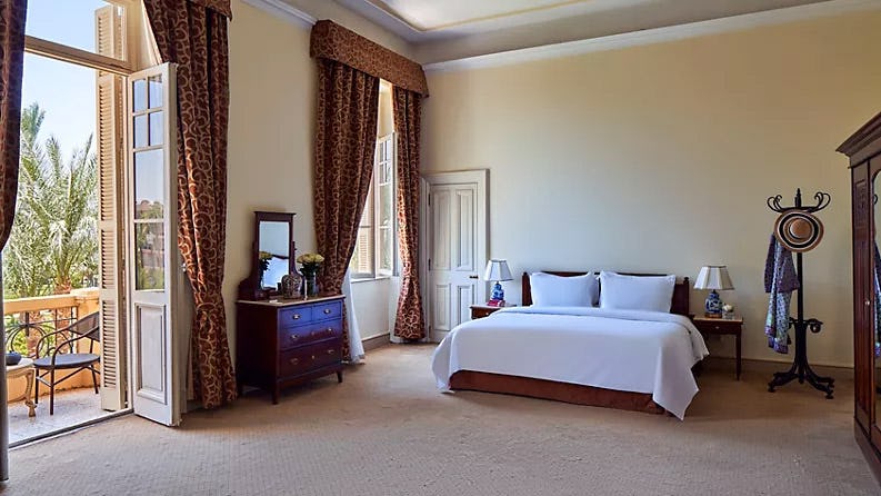 sofitel-winter-palace-luxor-egypt-luxury-room-king-size-bed_1801