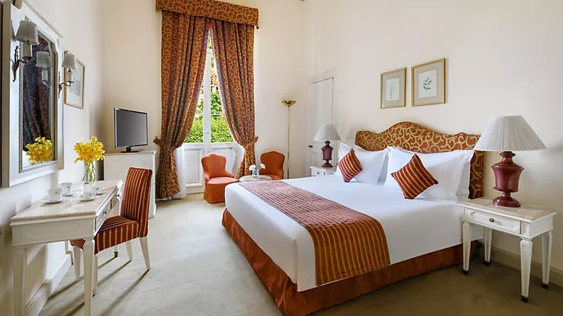 sofitel-winter-palace-luxor-egypt-superior-room-king-size-bed-nile-view_1801