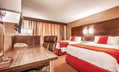 2 Queens Non-Smoking