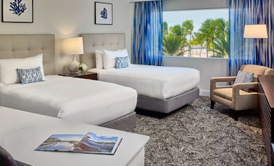 Deluxe - Two Doubles - Ocean Curve