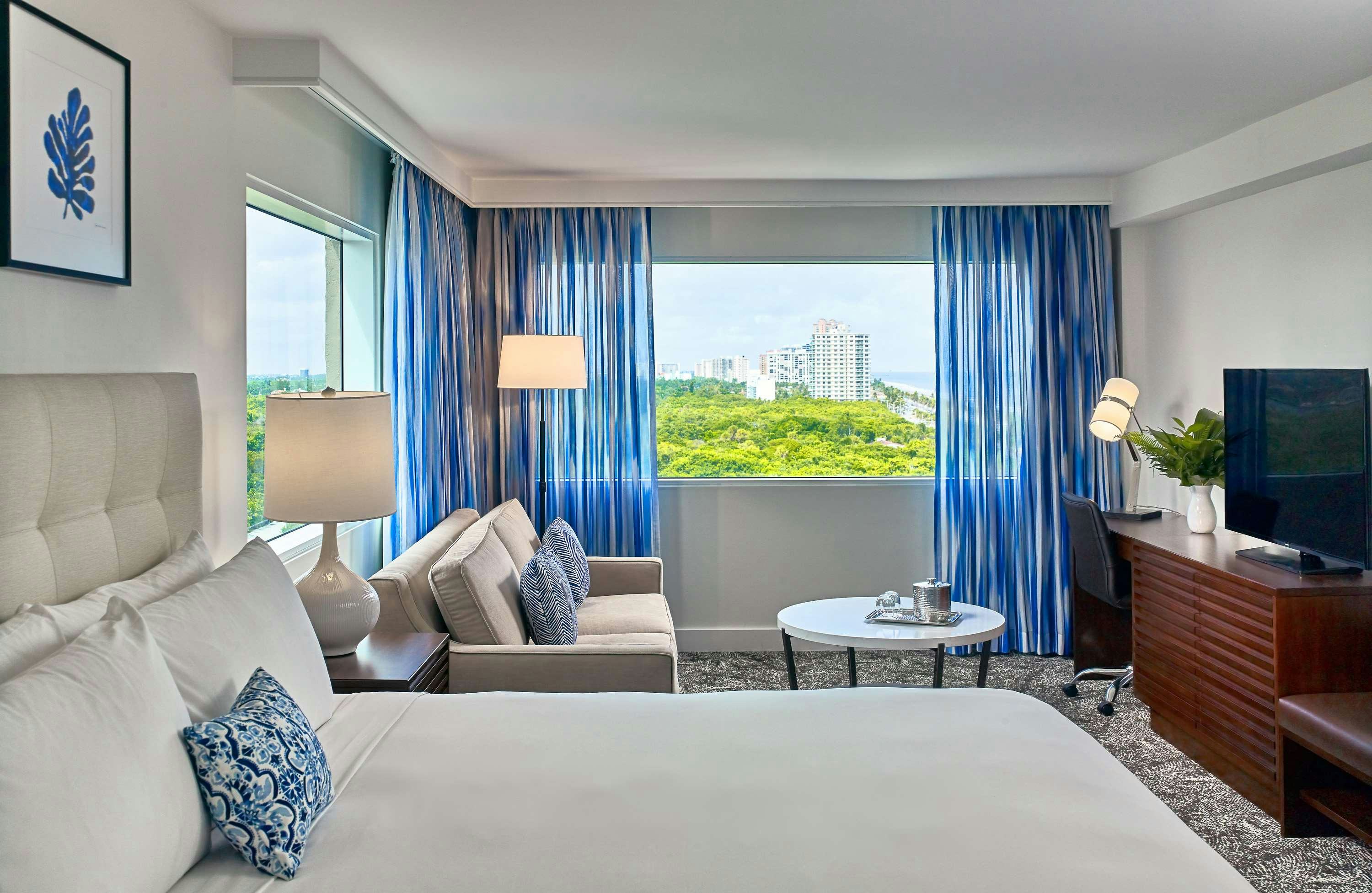 Junior Suite - King - Park View