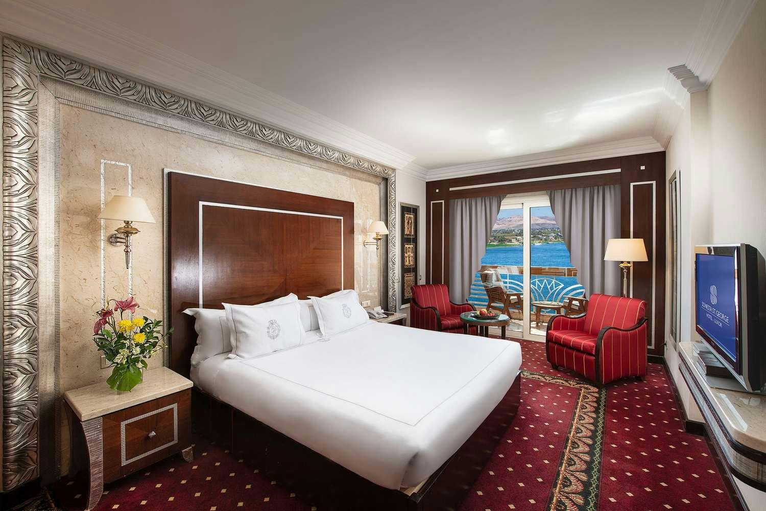 Royal Club Side Nile View Room