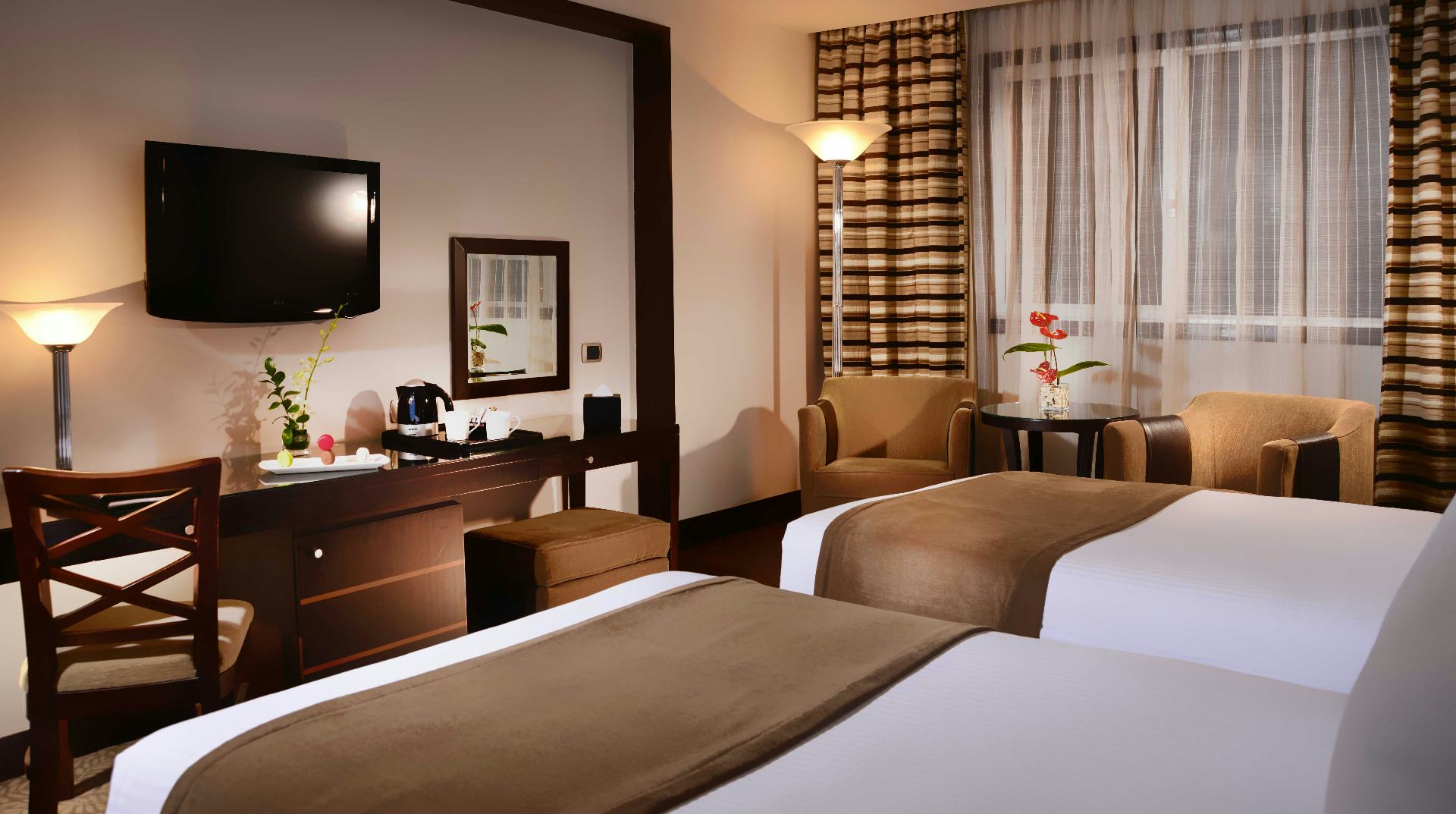 sonseta-hotel-tower-and-casino-cairo-egypt-deluxe-room-main-bld-queen-or-twin-bed-01_1766