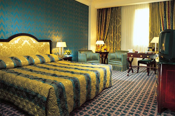 sonseta-hotel-tower-and-casino-cairo-egypt-executive-main-bld-queen-or-twin-bed-01_1766