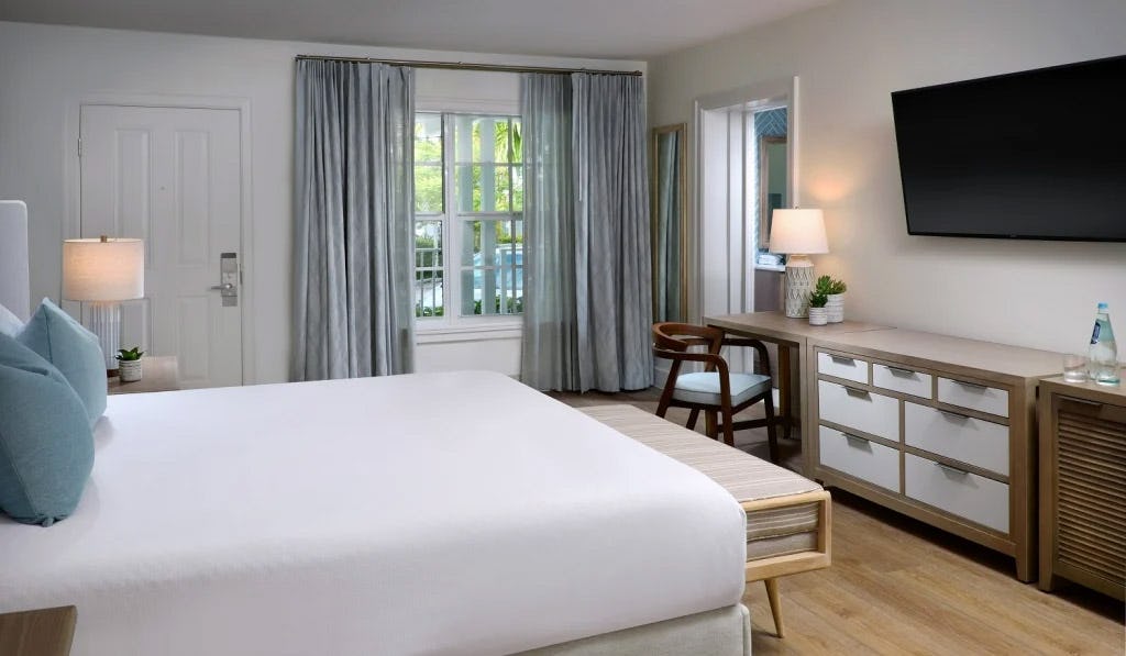 Island View Classic King