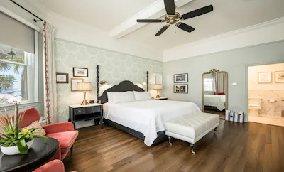 Luxury Guesthouse Experience - La Mer Dewey Ocean View King