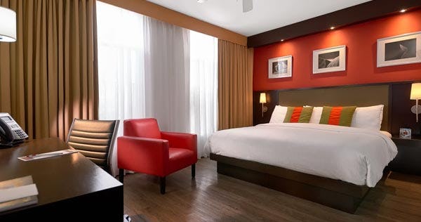 spanish-court-hotel-deluxe-room_9288