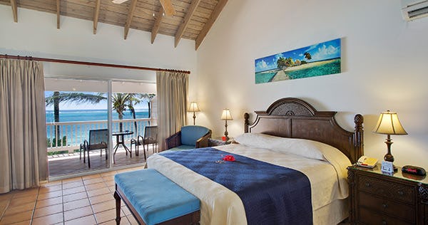 BEACHFRONT ROOMS