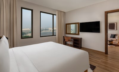 1 King 1 Bedroom Suite City View