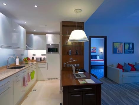 1 King 1 Bedroom Suite Pool View