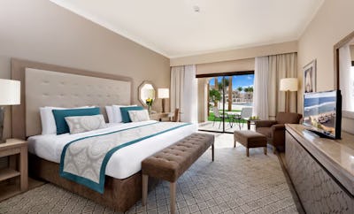 DELUXE FAMILY ROOM GARDEN VIEW