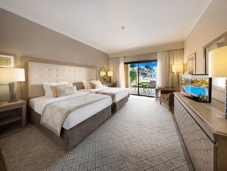 SUPERIOR ROOM GARDEN VIEW