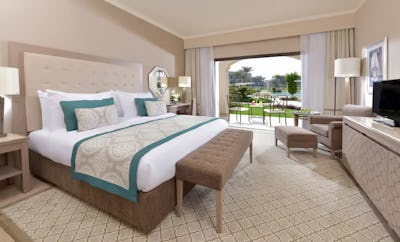 SUPERIOR ROOM POOL VIEW