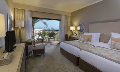 SUPERIOR ROOM WITH PARTIAL SEA VIEW
