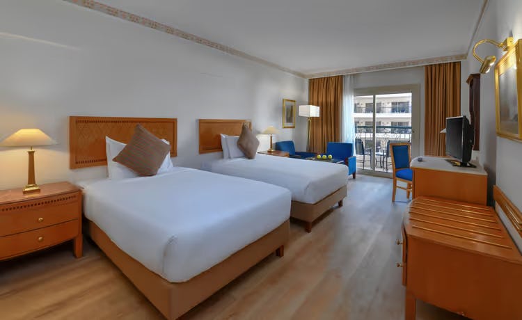 Classic room facing the courtyard with separate beds