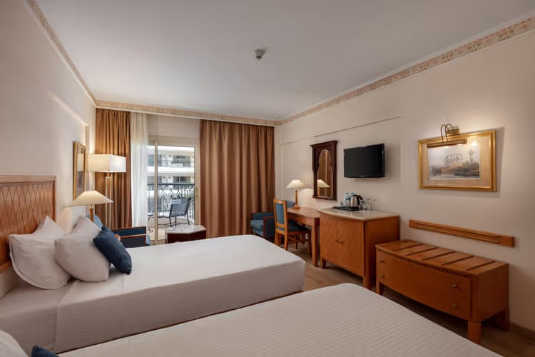 Classic room to the city