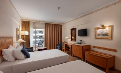 Classic room to the city