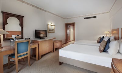 Classic room to the city with separate beds