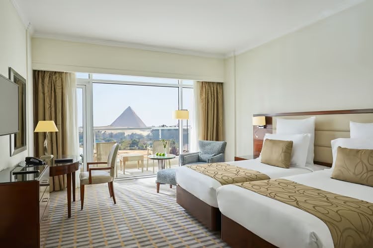 Deluxe Pyramids View Room