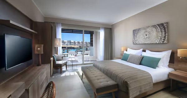 FAMILY DELUXE QUEEN OR TWIN BED