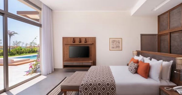 PRIVATE VILLA WITH SWIMMING POOL AND THREE BEDROOMS