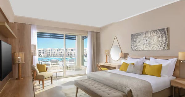 SUPERIOR ROOM, QUEEN OR TWIN, SIDE SEA VIEW