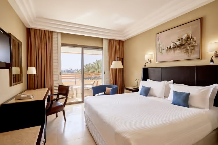 Superior room with view to the Nile