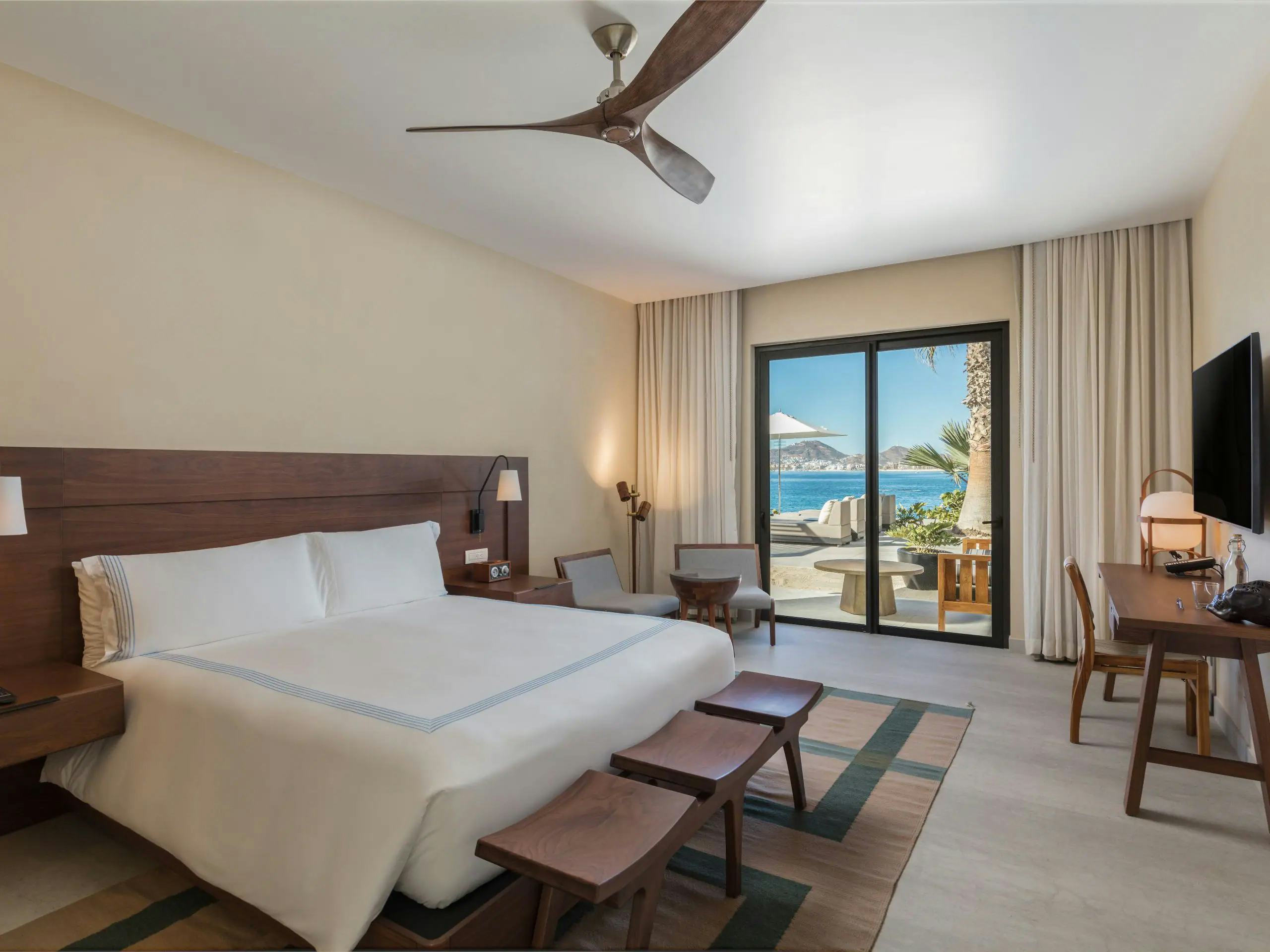 Oceanfront Surfer Residence with Plunge Pool