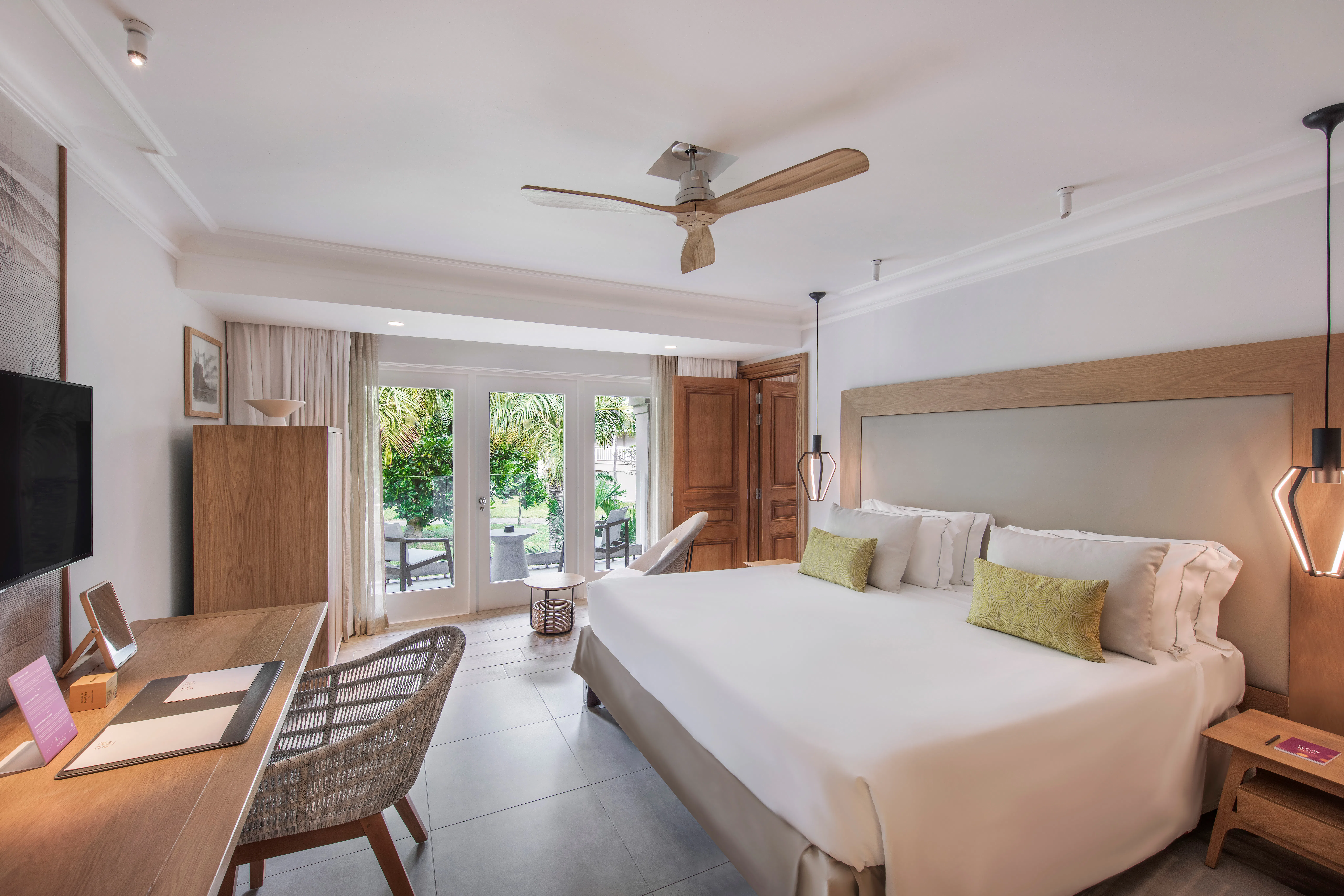 sugar-beach-a-sun-resort-family-room_248