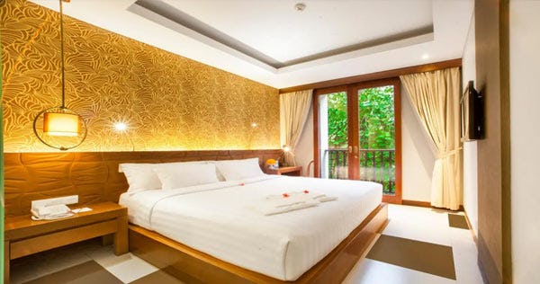 sun-island-hotel-spa-legian-deluxe-room-01_10273
