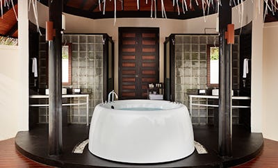 Family Deluxe Beach Villa With Pool