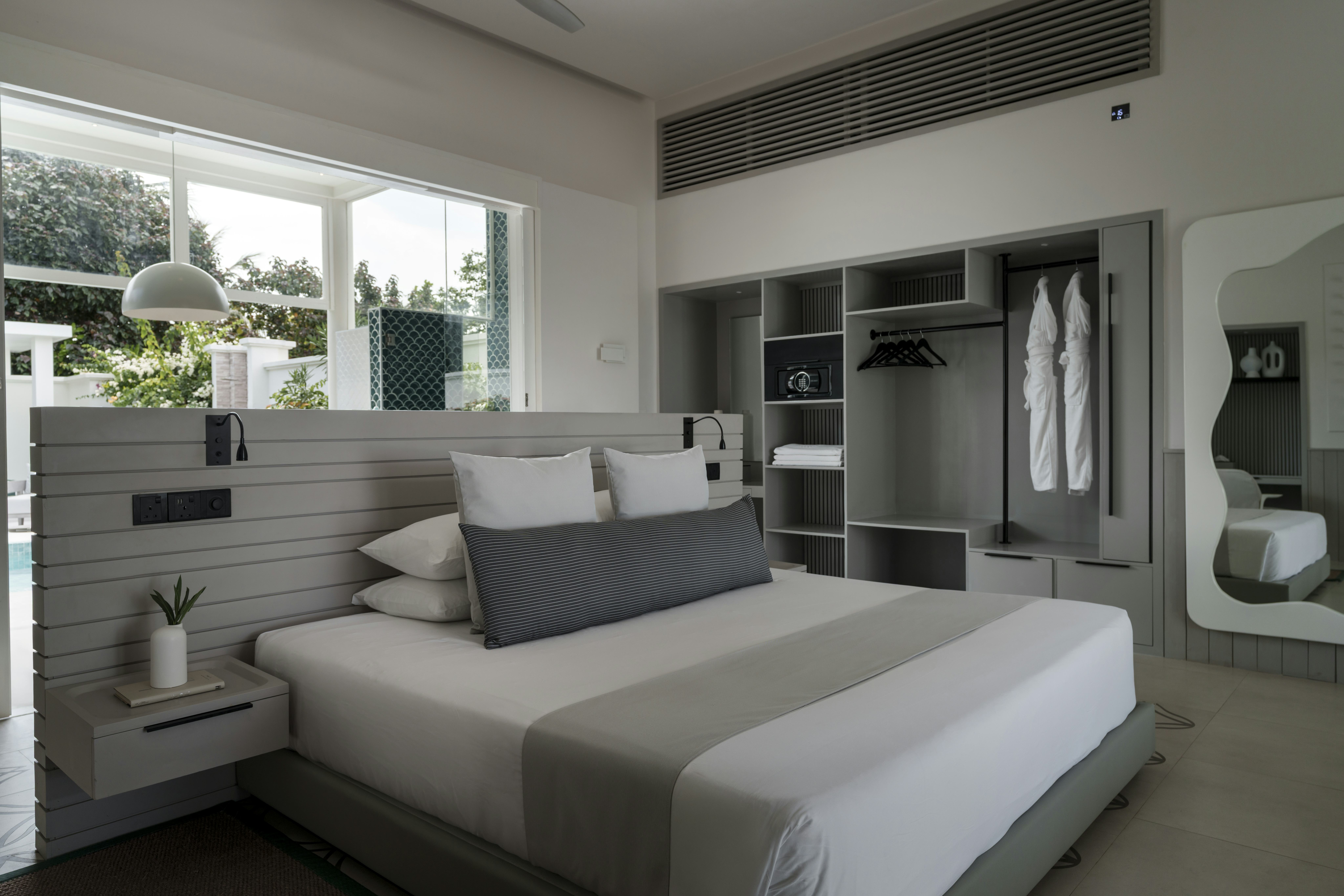 Grand Beach Villa with Pool