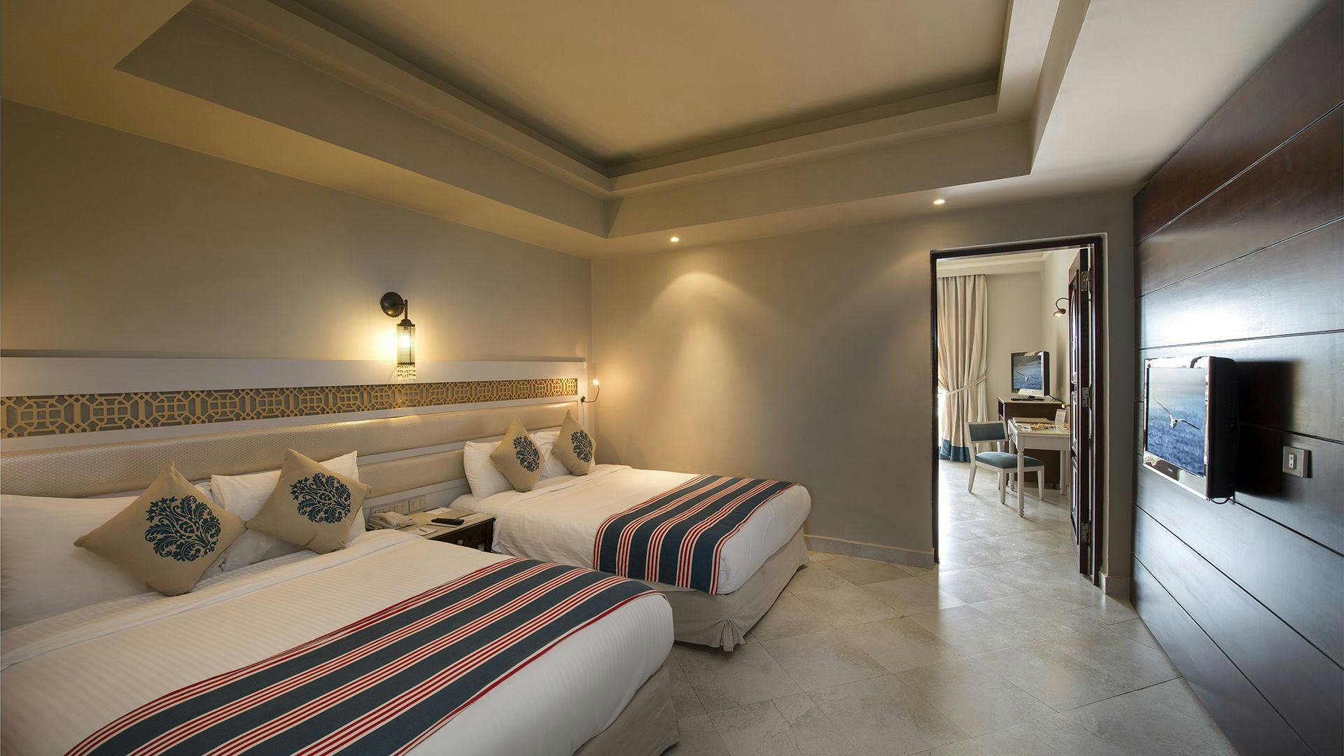 sunrise-arabian-beach-resort-sharm-el-sheikh-family-suite-02_13118