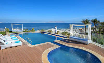 Royal Villa- Posh Club