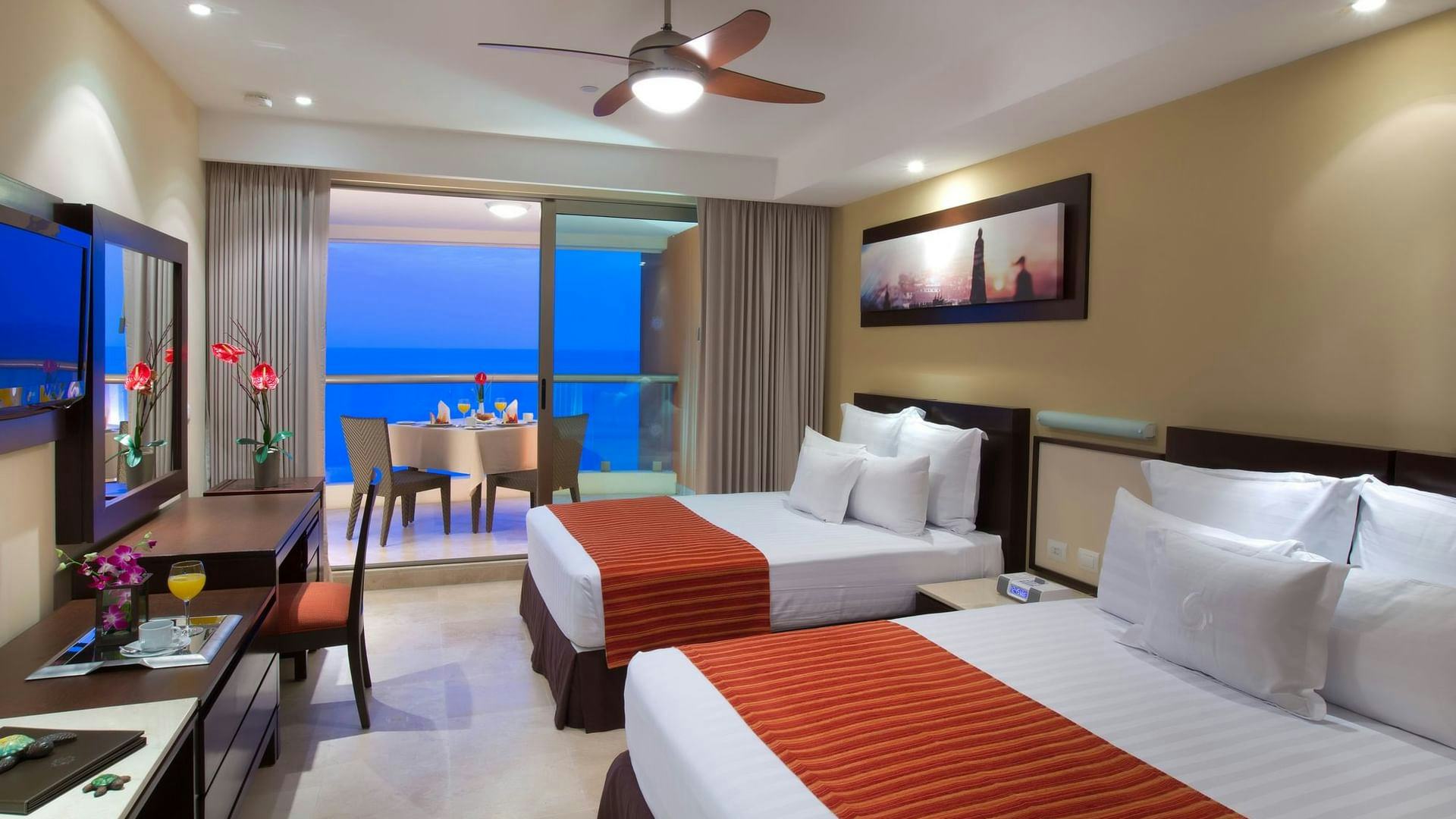 sunset-plaza-beac-resort-and-spa-puerto-vallarta-deluxe-room_9229