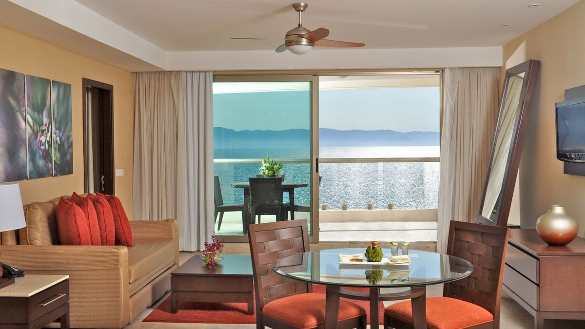 sunset-plaza-beac-resort-and-spa-puerto-vallarta-infinity-suite_9229