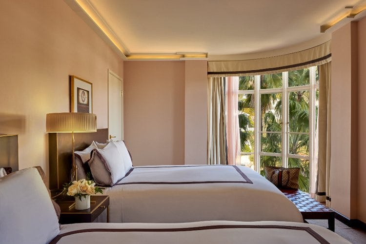 sunset-tower-hotel-los-angeles-deluxe-queen-suite_6370