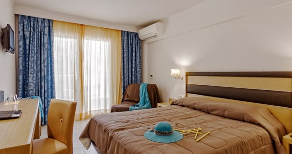 superior-double-room-Lagomandra-Hotel-01_11047