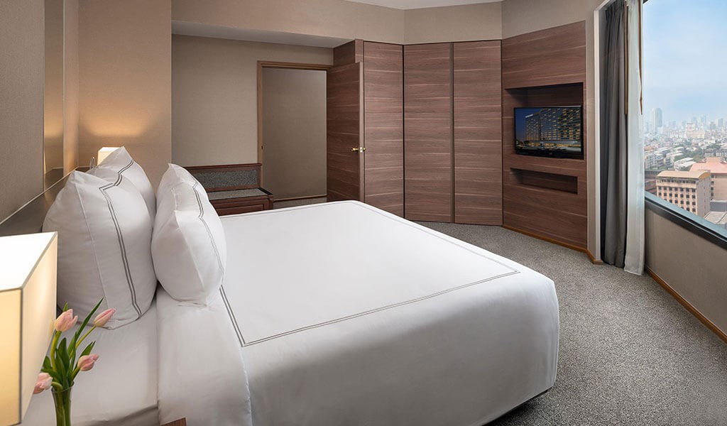 swissotel-bangkok-ratchada-executive-suite-01_13070