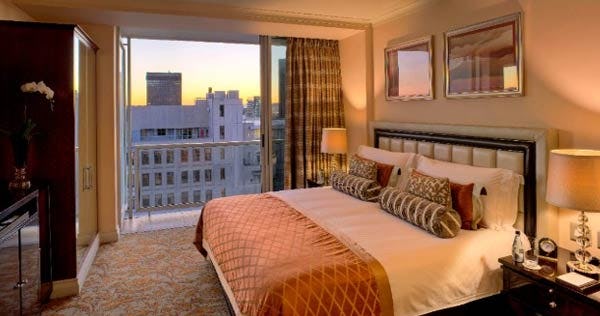 taj-cape-town-south-africa-family-2-bedroom-suite-city-view_898