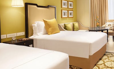 LUXURY ROOM WITH TWIN BED
