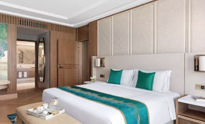 Luxury Suite Sea View with Club Lounge Access