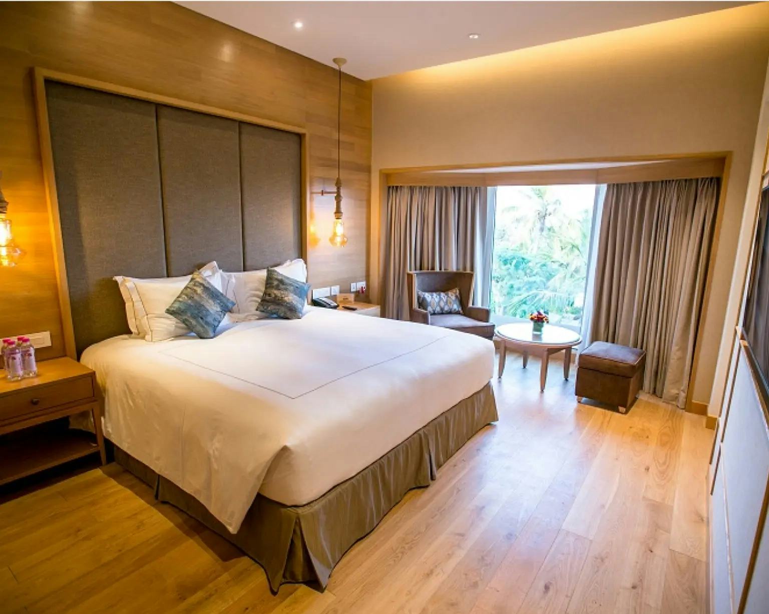 LUXURY SEA VIEW SUITE