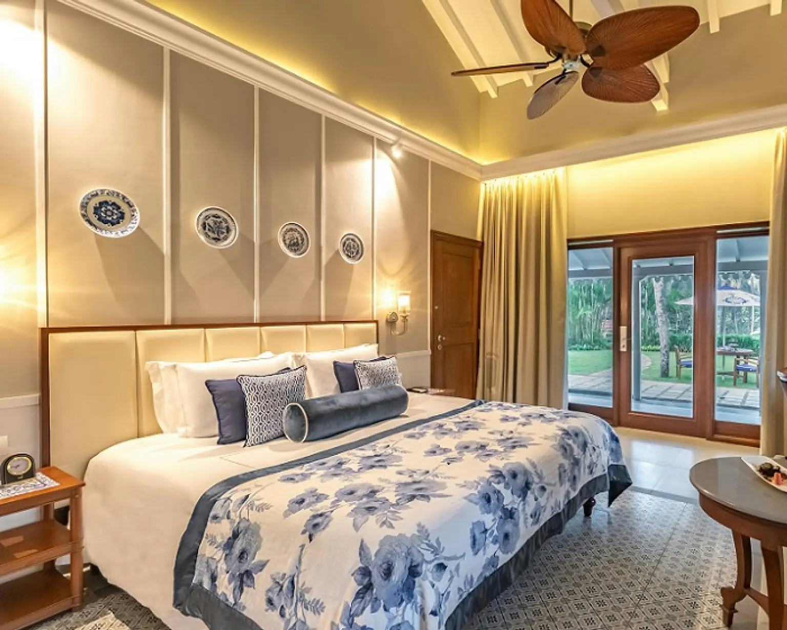 PREMIUM COTTAGE GARDEN VIEW KING BED