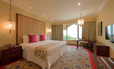 LUXURY KING BED ROOM