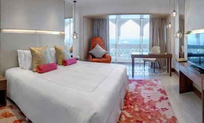 APOLLO ROOM SEA VIEW KING BED