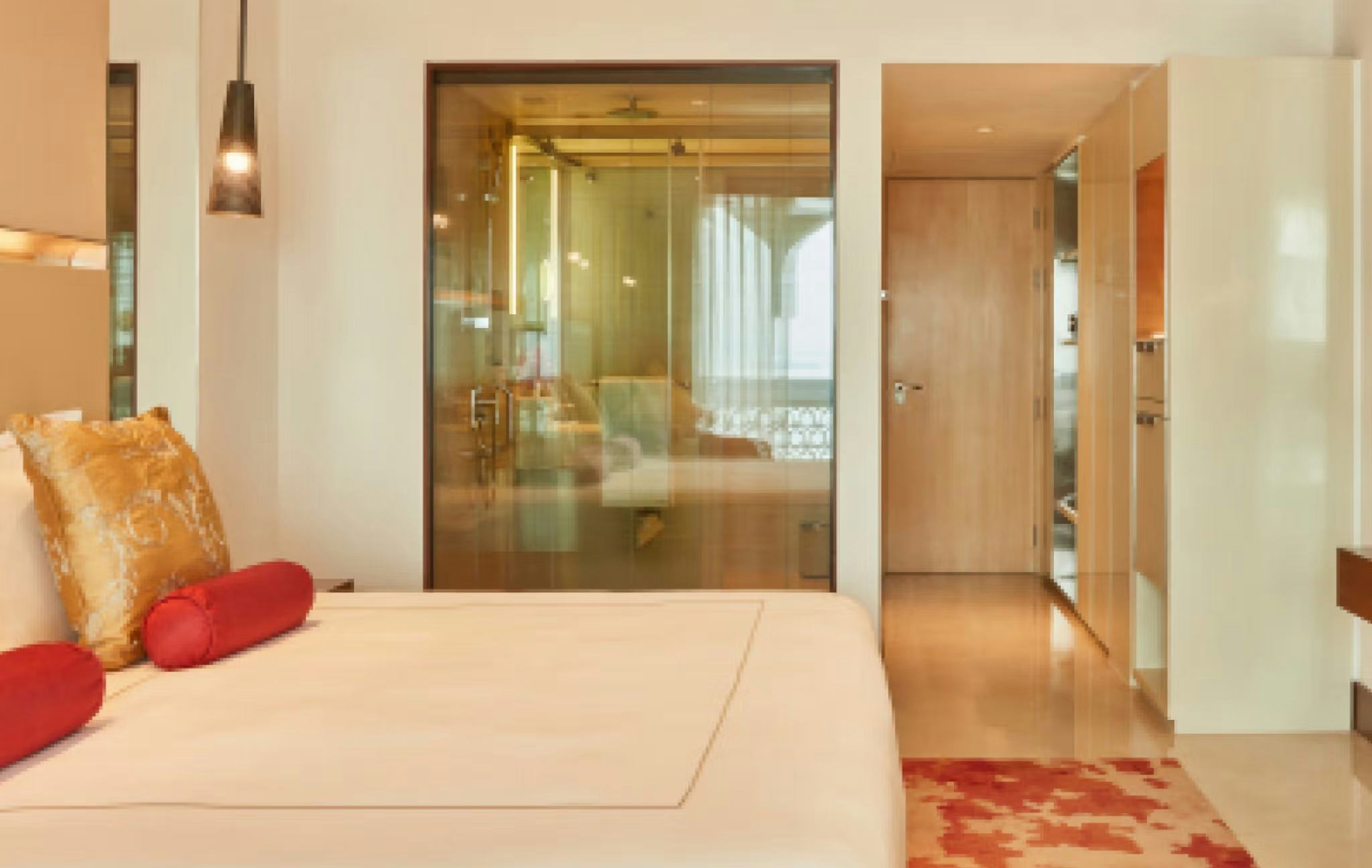 DELUXE ROOM CITY VIEW KING BED