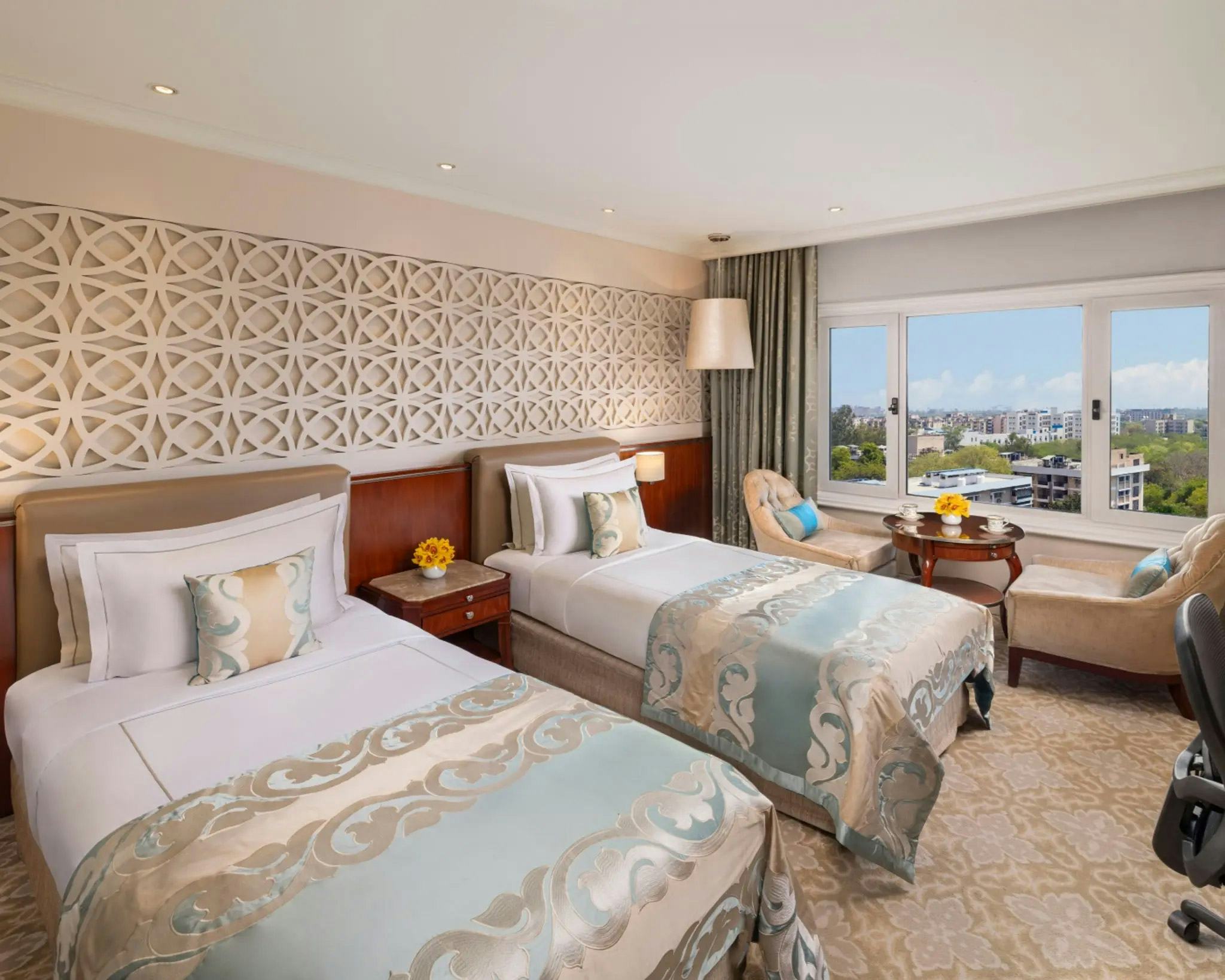 Deluxe Room Twin Bed Diplomatic Enclave View